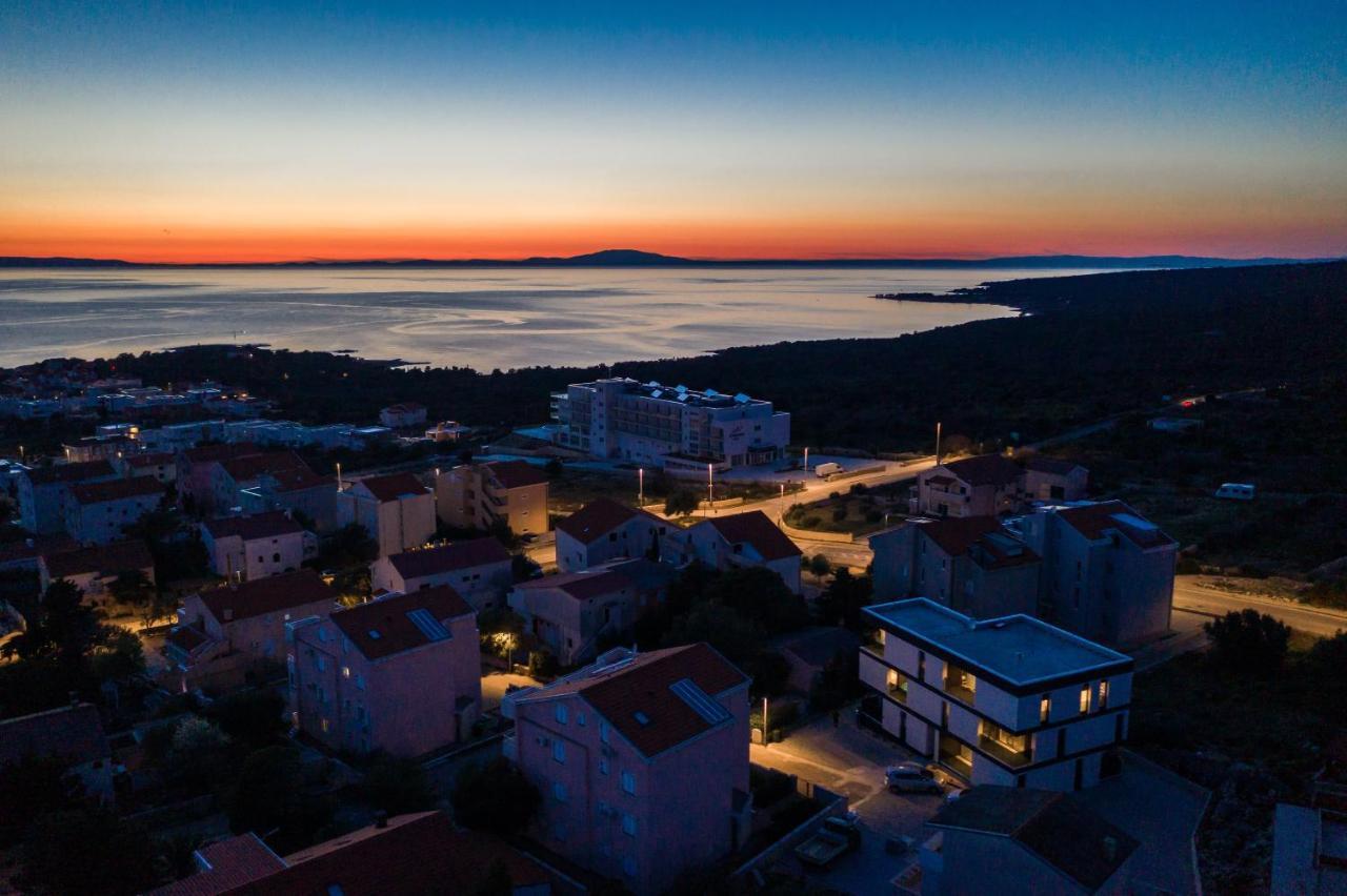 Isola * Novalja